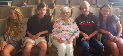 Beverly Shuler Fish ’50 with four of her grandchildren